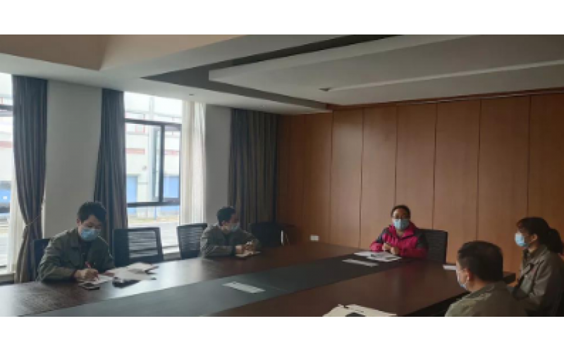 黨旗下，他們用奉獻編織阻擊疫情防護網